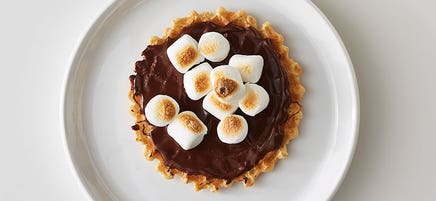 Open-face indoor s’more