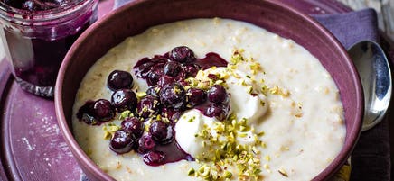 Porridge with blueberry compote