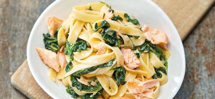 Tagliatelle med lax och spenat