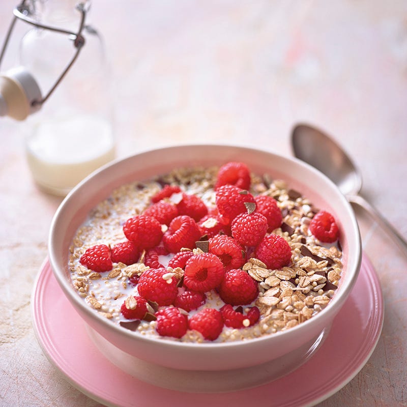 Muesli met fambozen en gepofte quinoa