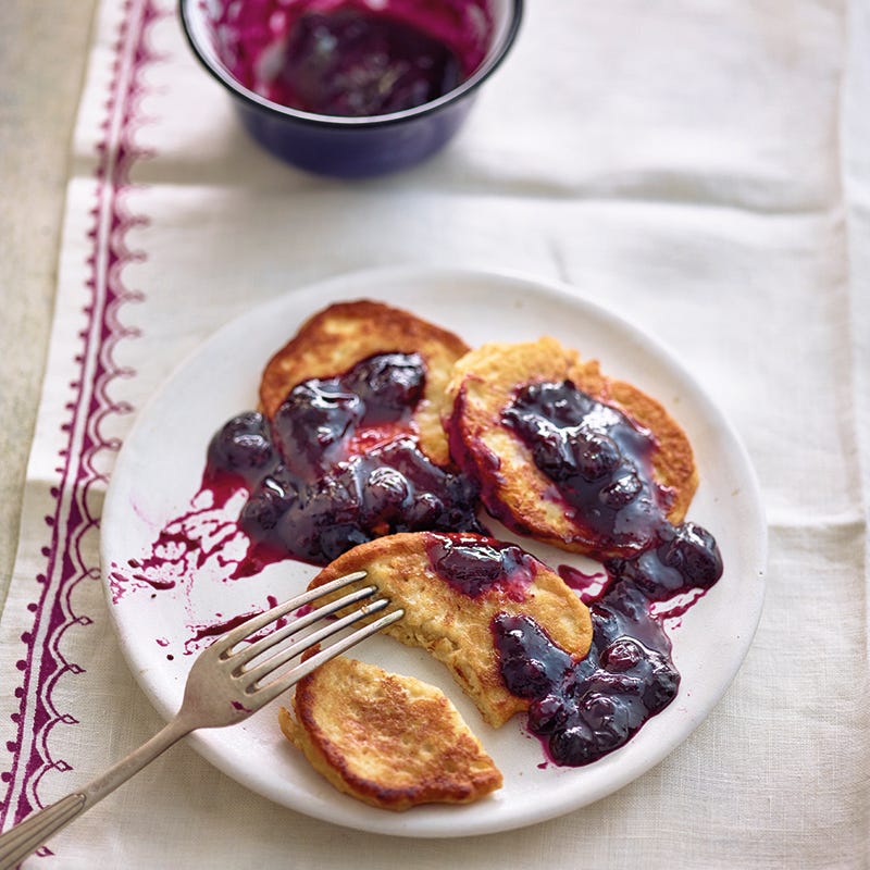 Foto van Havermout bananenpannenkoeken met warme blauwe bessen door WW