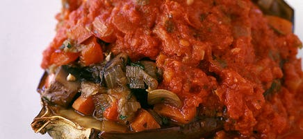 Aubergine farcie et au four en sauce (se congèle)