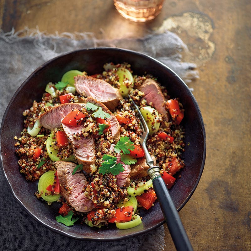 Gebakken quinoa met lamsfilet