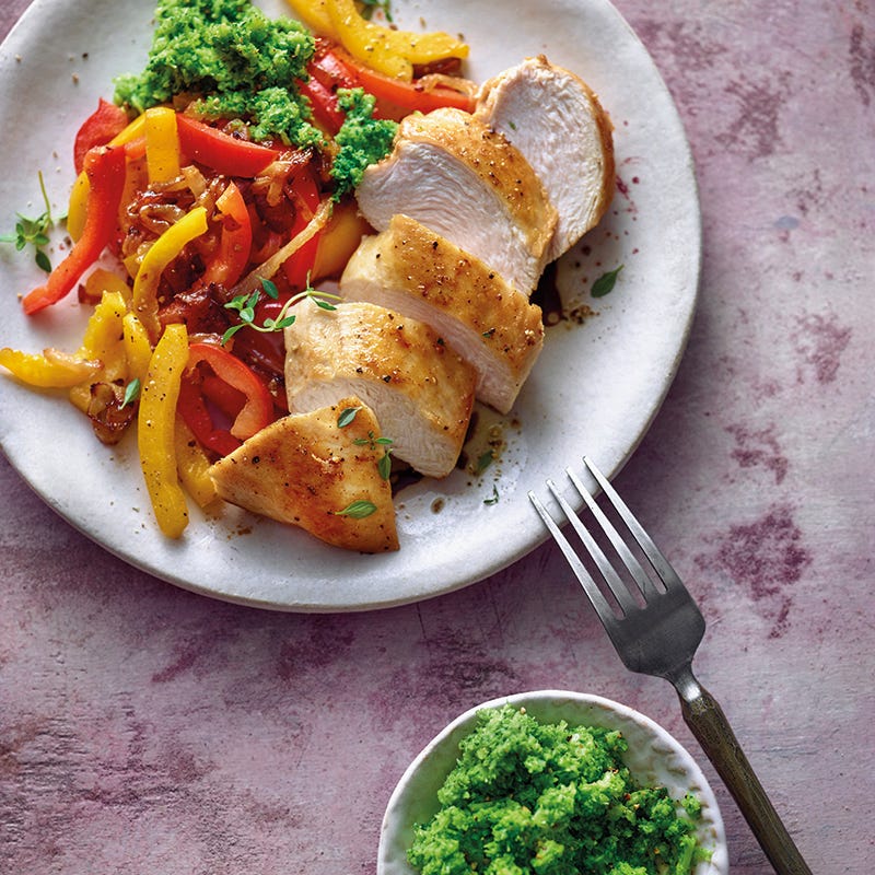 Kipfilet met paprika en broccolipuree