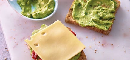 Käse-Sandwich mit Guacamole