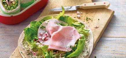 Pausenwrap mit Rohkost und Schinken