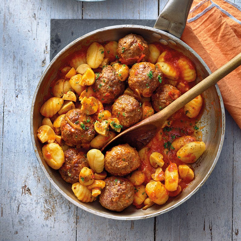 Hackbällchenpfanne mit Gnocchi