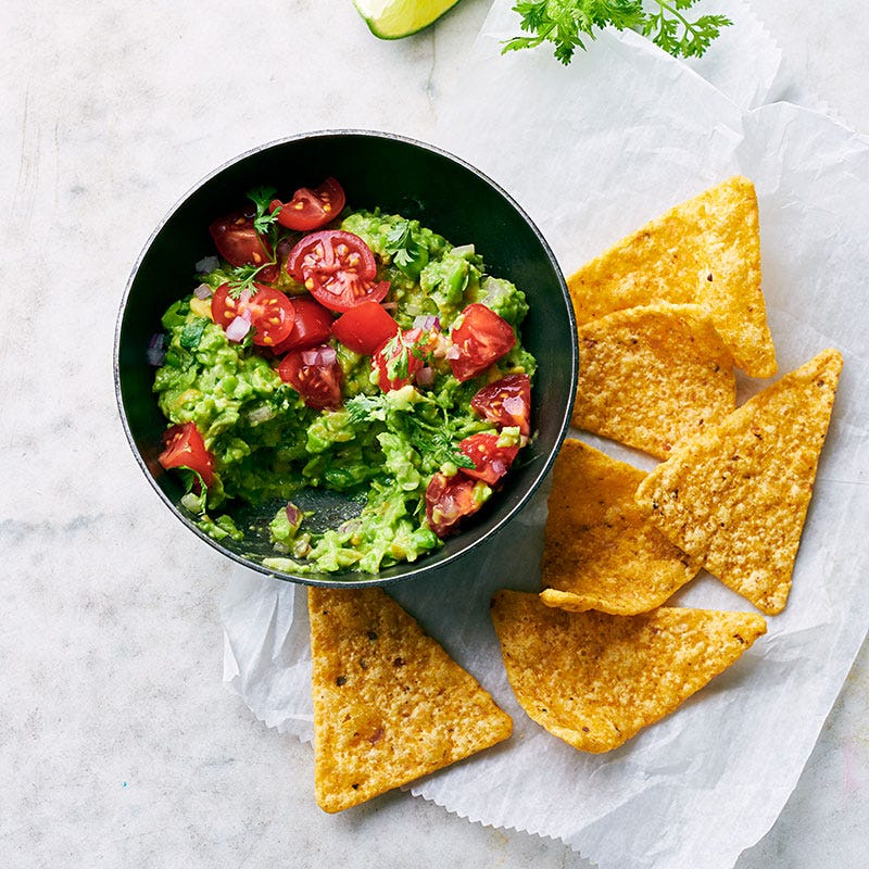 Pea guacamole with tortilla chips