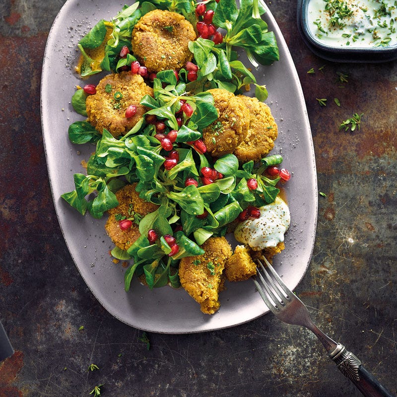 Linsenbratlinge an Feldsalat