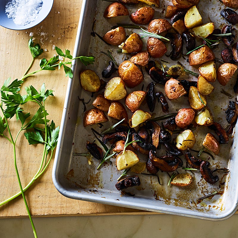 Roasted baby potatoes with mushrooms and herbs