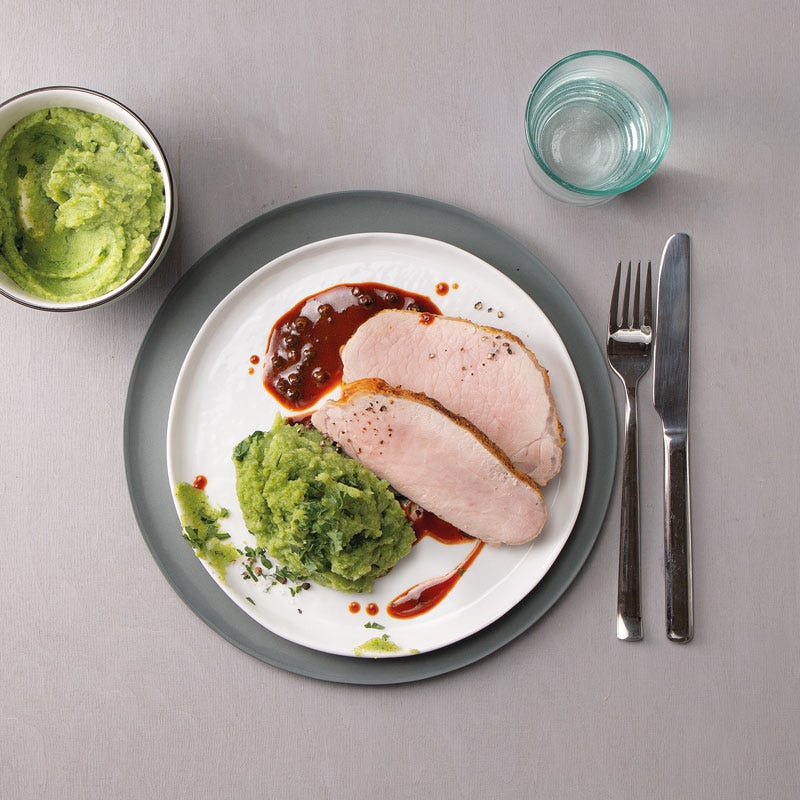 Schweinerücken in Pfefferjus mit Broccoli-Kartoffel-Püree