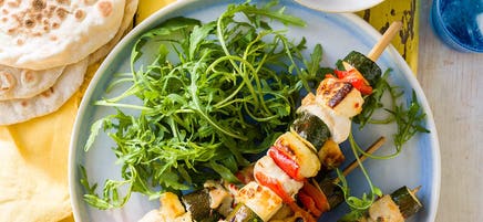 Chicken & halloumi skewers