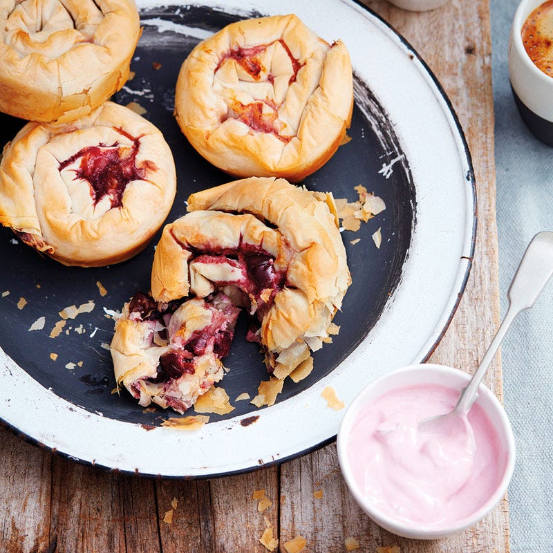 Filoschnecken mit Ricotta-Kirsch-Füllung