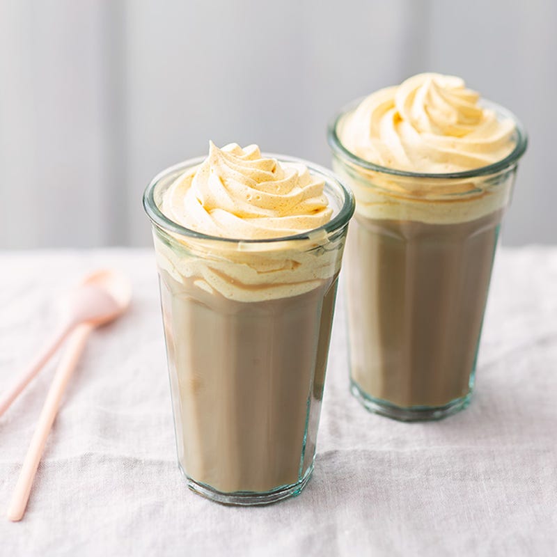 Café latte au curcuma