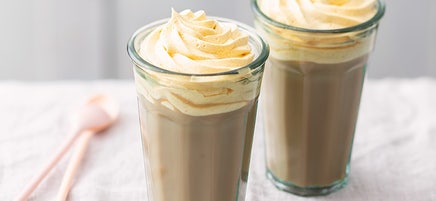 Café latte au curcuma