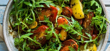 Roasted tomato & rocket salad