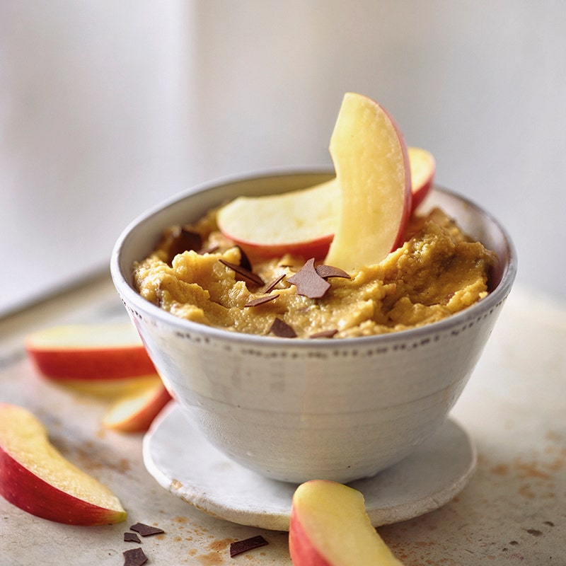 Appelpartjes met een dip van cookie dough