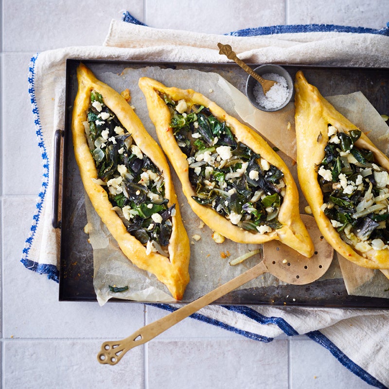 Pide mit Mangold und Schafskäse Rezept | WW Deutschland Pide mit Mangold und Schafskäse Rezept | WW Deutschland