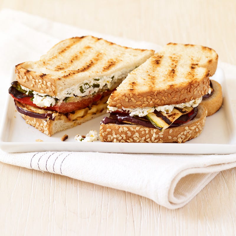 Photo de Paninis aux légumes grillés et au fromage de chèvre aux herbes par WW