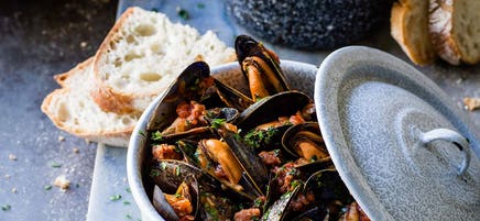 Spanish-style mussels