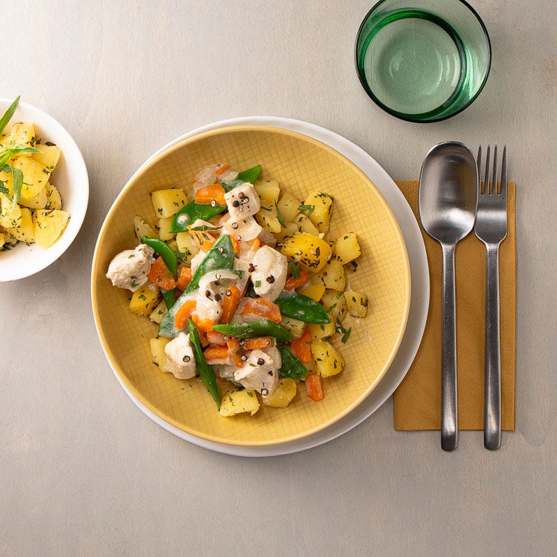 Hühnerfrikassee mit Zuckerschoten und Estragon-Kartöffelchen