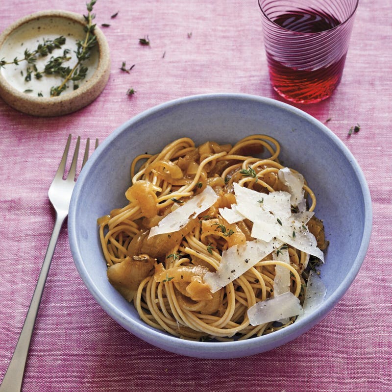 Spaghetti with caramelized onions