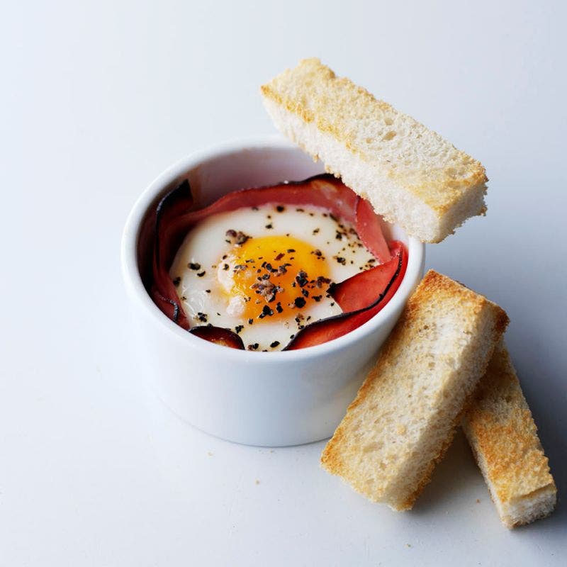 Œufs cocotte au jambon et mouillettes