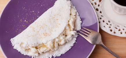 Galette de manioc au cottage cheese et au miel