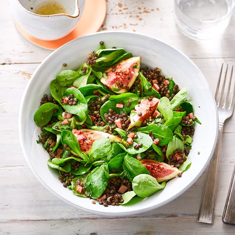 Nüsslisalat mit Linsen und Feigen