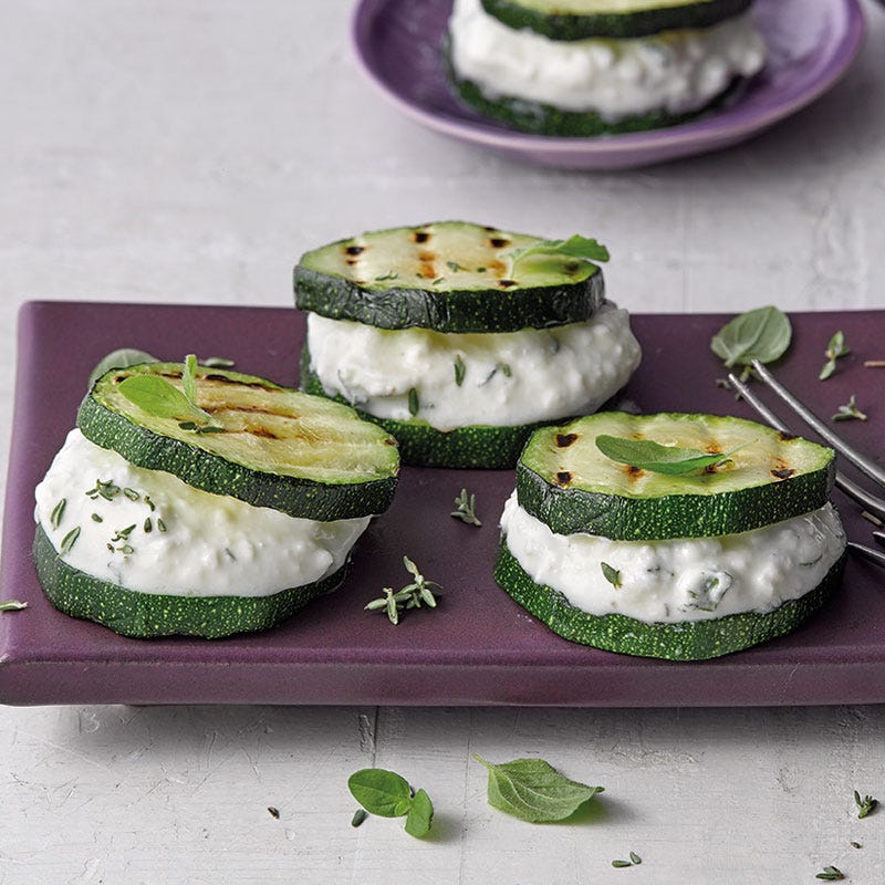 Zucchini-Feta-Türmchen