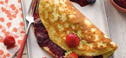 Omelette mit Beerenfüllung