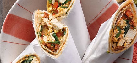 Frühstückswrap mit Tofu und Spinat