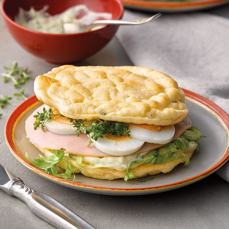 Low-Carb-Sandwich mit Ei
