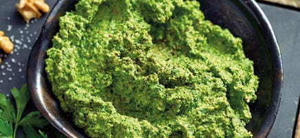 Petersilien-Baumnuss-Pesto