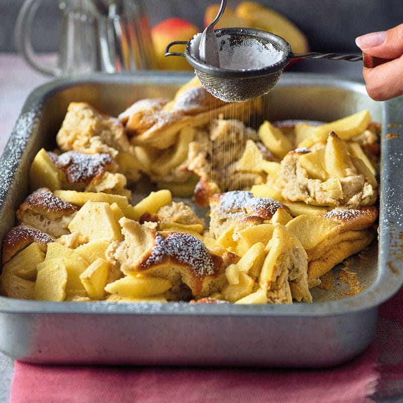Ofen-Kaiserschmarrn mit Apfel