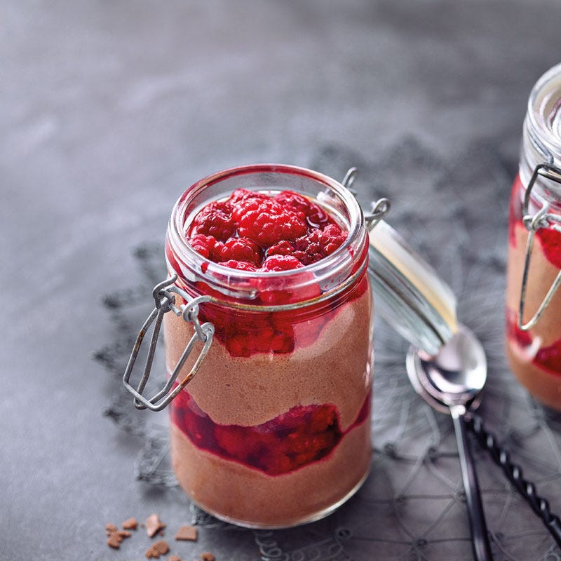 Geschichteter Schoko-Griessbrei