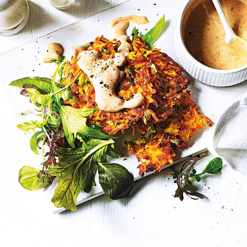 Karotten-Feta-Taler mit Harissa-Sauce