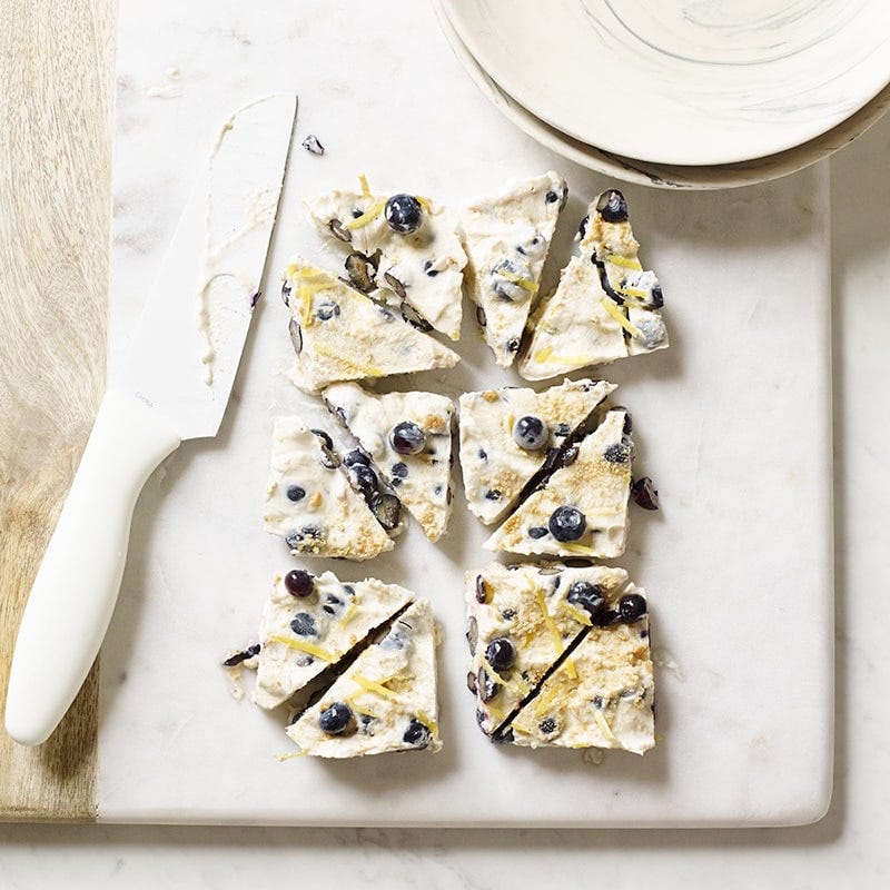 Blueberry cheesecake yoghurt bark