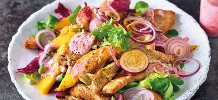Fruchtiger Blattsalat mit Truten