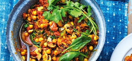 Mushroom, spinach and chickpea curry