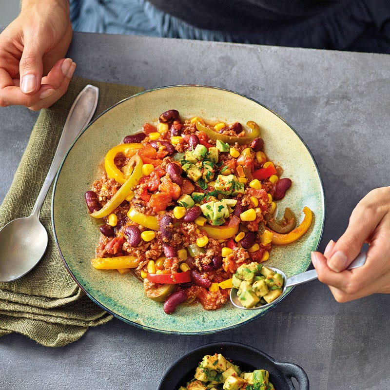 Chili mit Avocadodressing