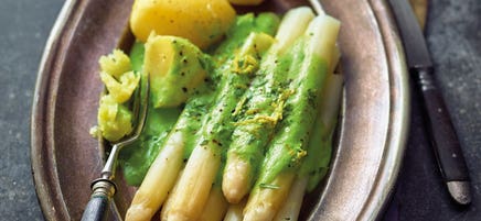 Spargel mit Erbsen-Zitronen-Sauce