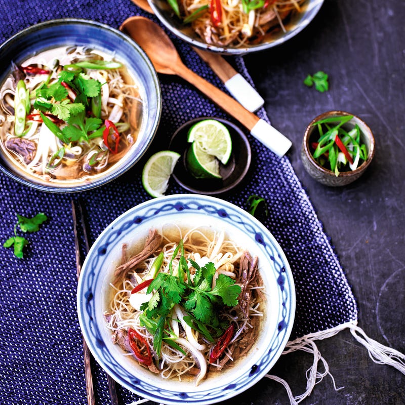 Soupe pho vietnamienne au bœuf