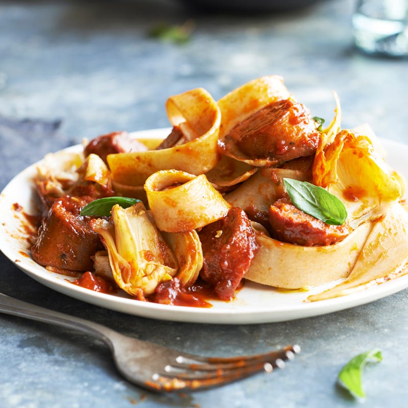 Fettucine mit Würstchen-Artischocken-Sauce