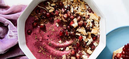 Pomegranate berry smoothie bowl