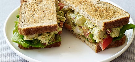 Sandwiches met pesto-kipsalade