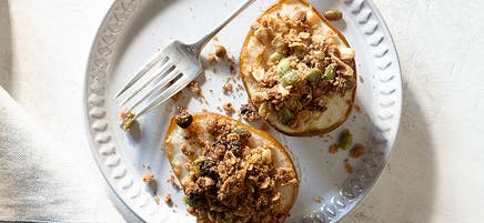 Roasted pears with oatmeal-raisin crumble