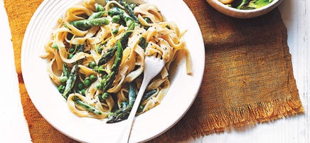 Tagliatelles aux petits pois et asperges