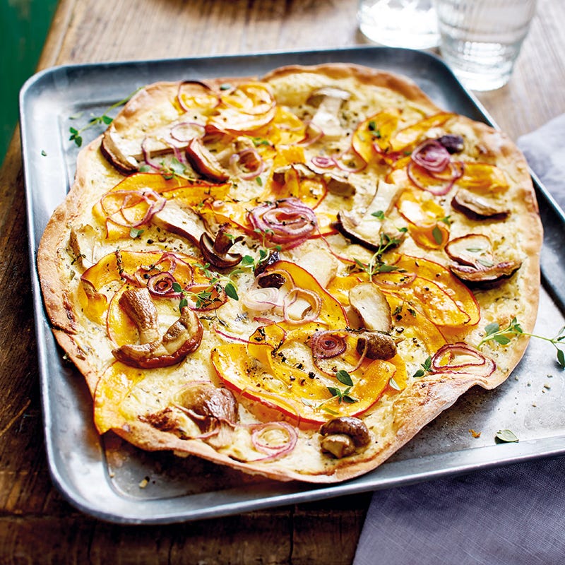 Flammkuchen met pompoen en eekhoorntjesbrood