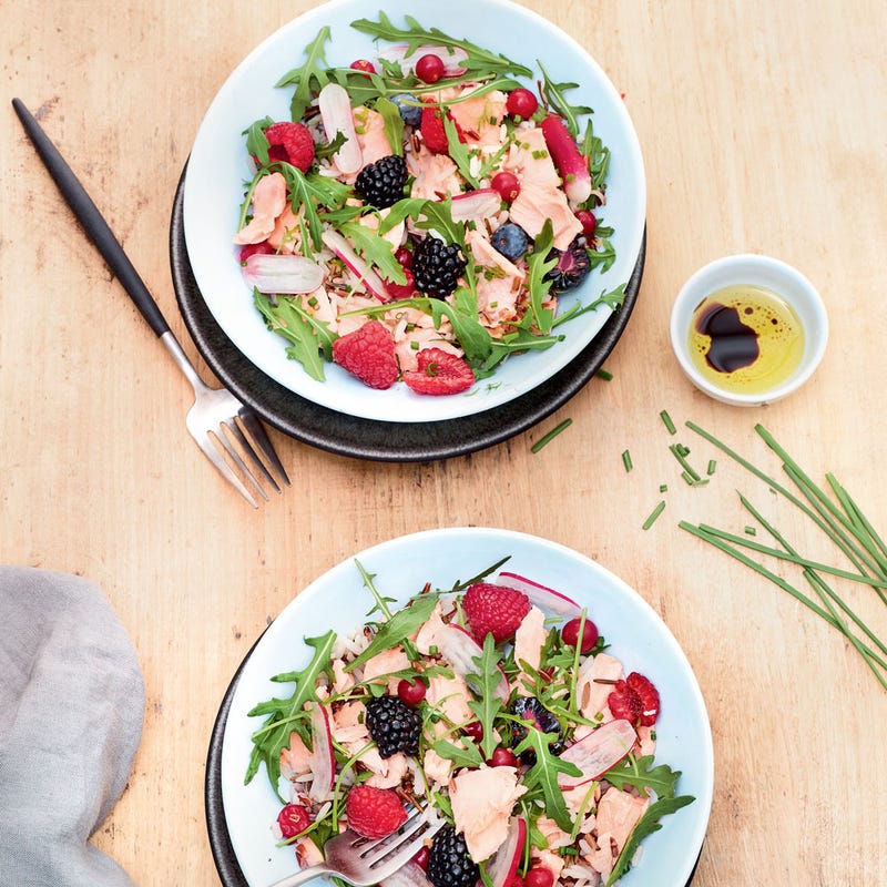 Salade de truite au riz sauvage et fruits rouges